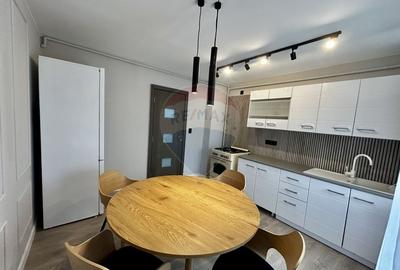 Apartament cu 3 camere decomandat în Săsar - 2