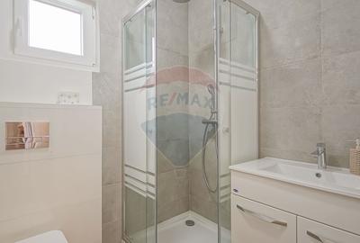 Casă cu 7 camere cu Teren 1400 Mp în Stupini - 13