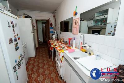 Apartament cu 4 camere nedecomandat în Babadag