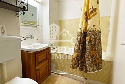 Apartament cu 3 camere decomandat în Nufărul