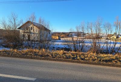 Teren Construcții intravilan de 1000 mp, în Podu Oltului - 3