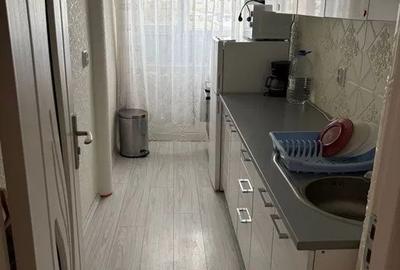 Apartament cu 3 camere semidecomandat în Drumul Taberei