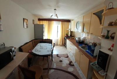 Apartament cu 3 camere decomandat în Orizont - 1