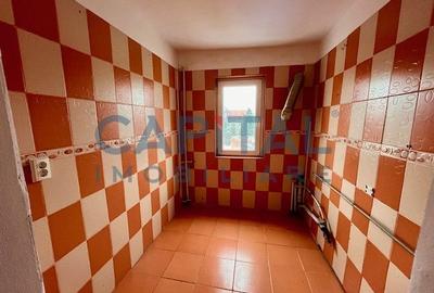 Apartament cu 3 camere semidecomandat în Central - 5