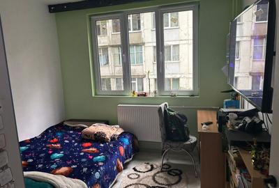 Apartament cu 3 camere decomandat în Rahova