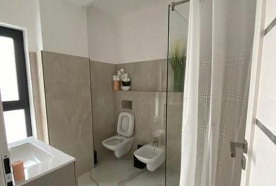 Apartament cu 4 camere decomandat în Central - 2
