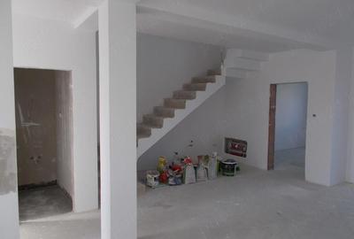 Casă cu 5 camere cu Teren 328 Mp în Favorit - 18