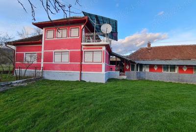 Casă cu 5 camere în Brad - 3