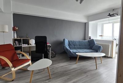 Apartament cu 3 camere decomandat, mobilat în Pantelimon