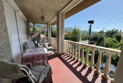 De Vanzare Casa de Vacan?a cu Teren Generos 5.755 m? - 9