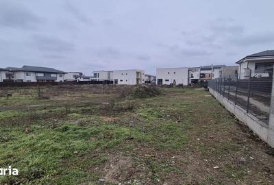 Teren de 1000 mp, în Central - 3