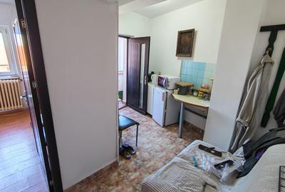 Garsonieră decomandată în Far - 3