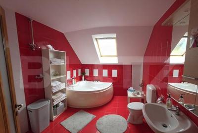 Casa de vanzare, 6 camere, 340 mp, cu 22 arii de teren, zona - 6