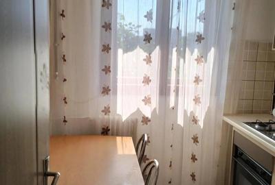 In Zona Circumvalatiunii-Ghe Lazar-Iulius Mall,Decomandat,Mobilat Decent,Utilat ,Merita Vazut,330 E - 4