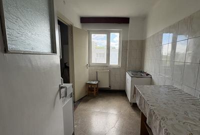 Apartament cu 3 camere semidecomandat în Central - 2