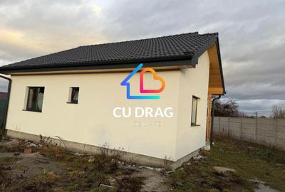 Casă individuală cu 3 camere cu Canalizare în Cristian - 2