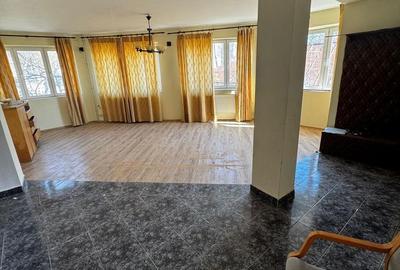 Casă cu 8 camere cu Canalizare în Ultracentral - 14