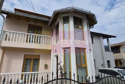 Casă cu 3 camere cu Canalizare în Poiana Câmpina - 2