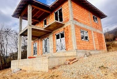 MIRON COSTIN CASA P+M 150mpc si teren 5.5ari - Panorama waw! - 3