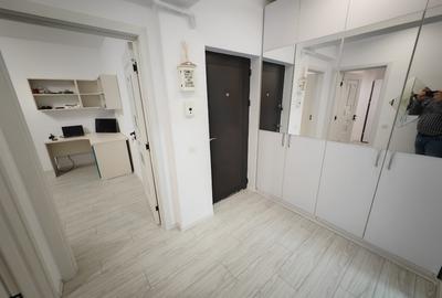 Apartament 2 camere, 62 mp, renovat recent, balcon închis + pod izolat, Metrou - 7
