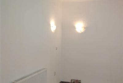 Apartament cu 3 camere decomandat în Central - 3