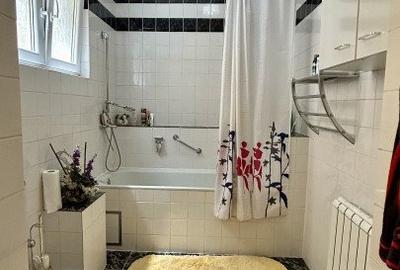 Casă individuală cu 11 camere cu Canalizare în Girocului - 24