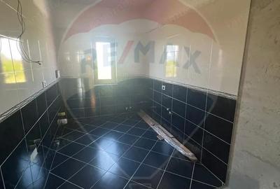 Casă cu 6 camere cu Canalizare în Răstoaca - 11