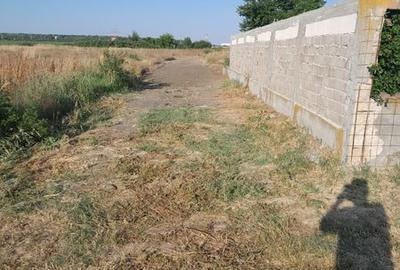 Teren de 2100 mp, în Central - 2