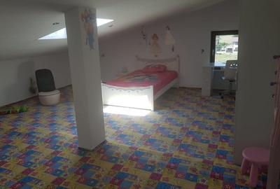 OCAZIE, VAND VILA  DE LUX 860 MP UTILI SI 1230 MP TEREN LANGA LACUL CERNICA - 40