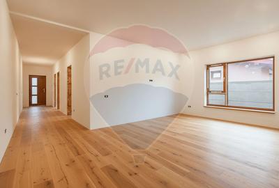 Duplex cu 3 camere cu Teren 325 Mp în Sânmihaiu Român - 12