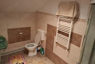 Casă cu 6 camere cu Canalizare în Central - 4