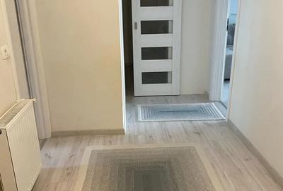 Apartament cu 3 camere semidecomandat în Central - 1