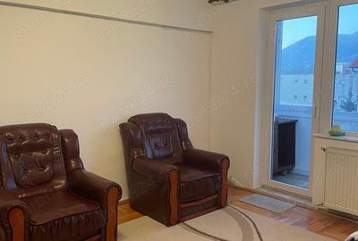 Florilor,3 camere semidecomandat, etaj 4, dormitor,2 bai, balcon, apart. mobilat si utilat,300 euro - 4