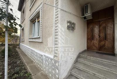 Casa individuala cu 2 fronturi stradale, teren 480mp, zona Crisan - 2