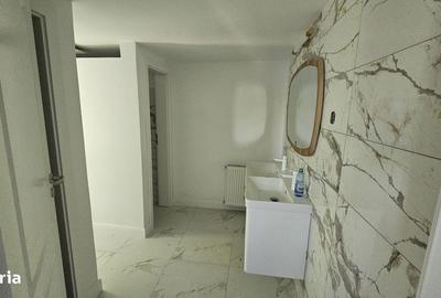 Apartament cu 4 camere în Sărărie - 3