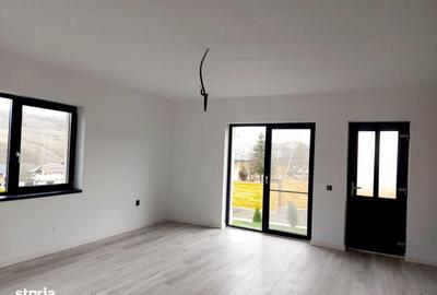 Casă cu 4 camere cu Teren 500 Mp în Baciu