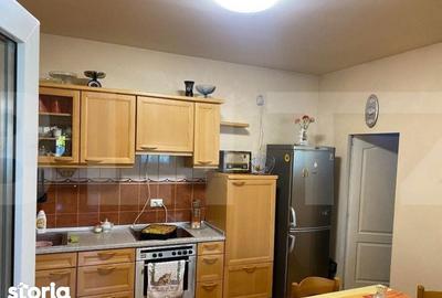 Casă cu 8 camere cu Teren 1760 Mp în Sânmihaiu Român - 6