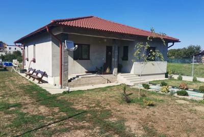 Casă individuală cu 3 camere cu Teren 1300 Mp în Bercu Roșu - 1