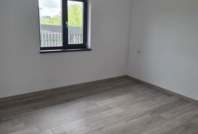 Casă cu 4 camere în Mărgineni - 14