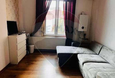 Garsonieră decomandată în Central