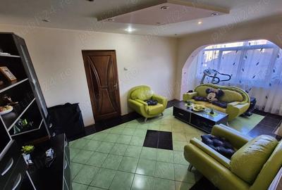 Vanzare Apartament 3 camere Zona 9 Mai, Targu Jiu - 2