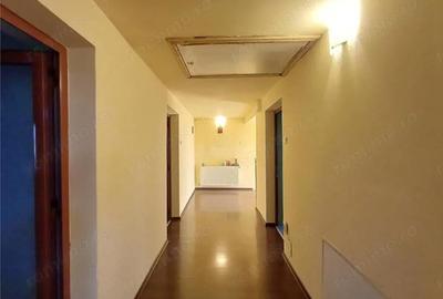 Casă cu 5 camere cu Teren 920 Mp în Domnești