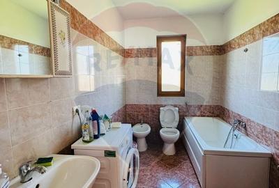 Casa / Vila cu 5 camere de vanzare Casa / Vila cu 5 camere de vanzare - 7