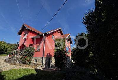 Casă cu 6 camere cu Teren 950 Mp în Central - 1