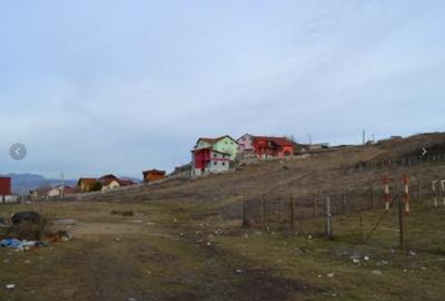 Teren Construcții intravilan de 926 mp, în Zăvoi - 6