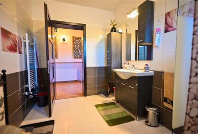 Resedinta distincta, mobilata cu rafinament, pe 1.000 mp teren, Central, Sacele, - 29