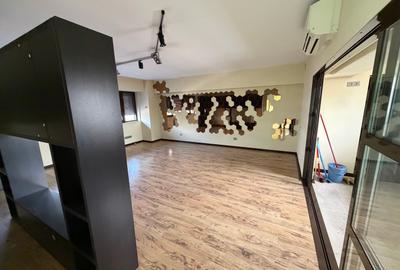 Apartament cu 4 camere semidecomandat în P-ța Victoriei - 2