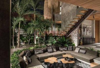 Casă cu 4 camere cu Teren 380 Mp în Central