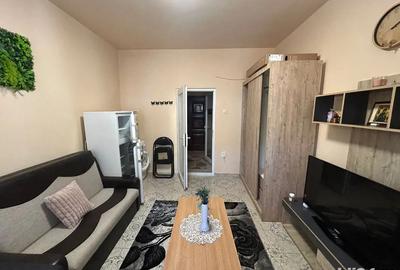 Garsoniera zona far - 2