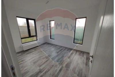 Casă cu 3 camere cu Teren 290 Mp în Tărtășești - 5